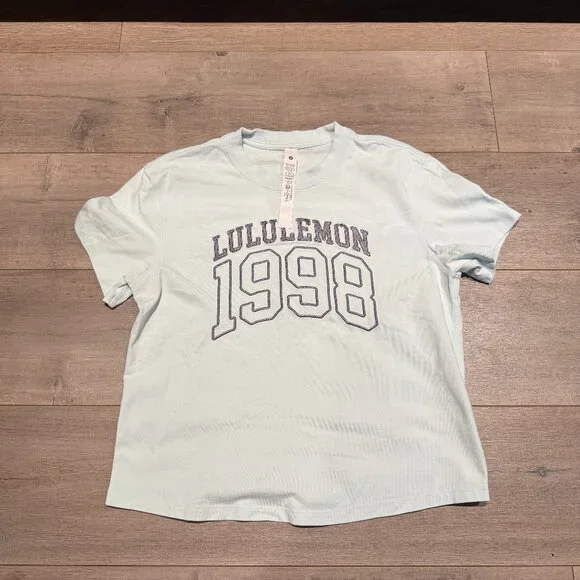 Lululemon Light Blue T-shirt (Size 4 Great Condition) - Picture 2 of 9